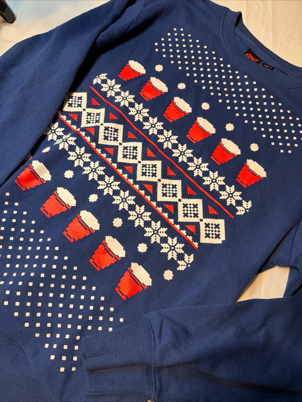 Men's Navy Holiday Sweatshirt with Red Cup Pattern Size SM